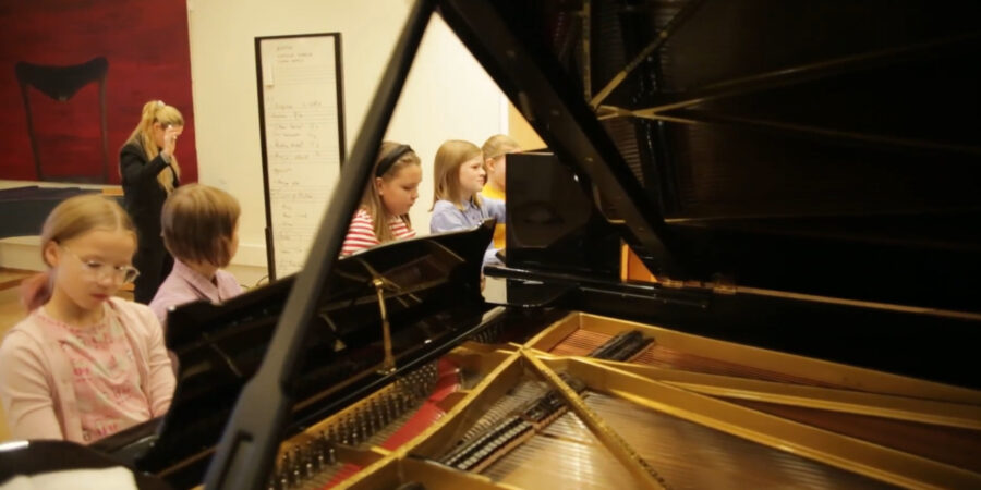 Impro In a Piano Group